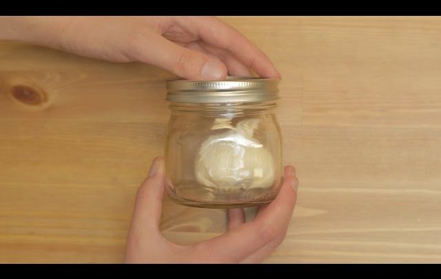 The Simplest Way to Peel Garlic. Period. (Video)